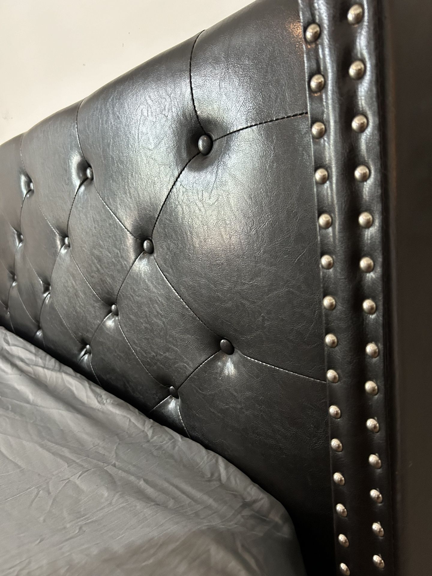 Queen Size Bed Frame With Mattress