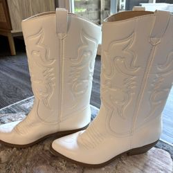 Like New White Cowboy Boots