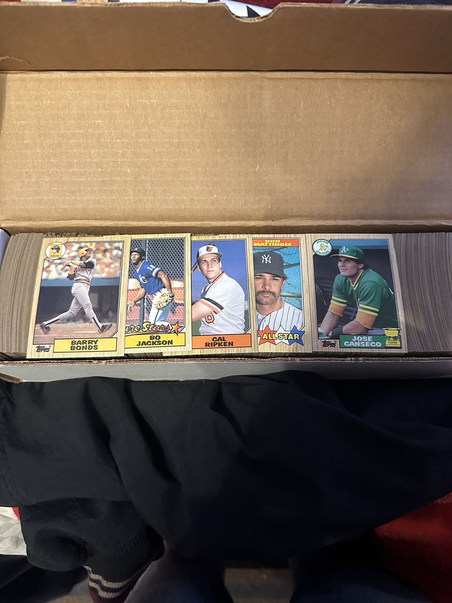 1987 Topps Baseball Complete 729 Card Set