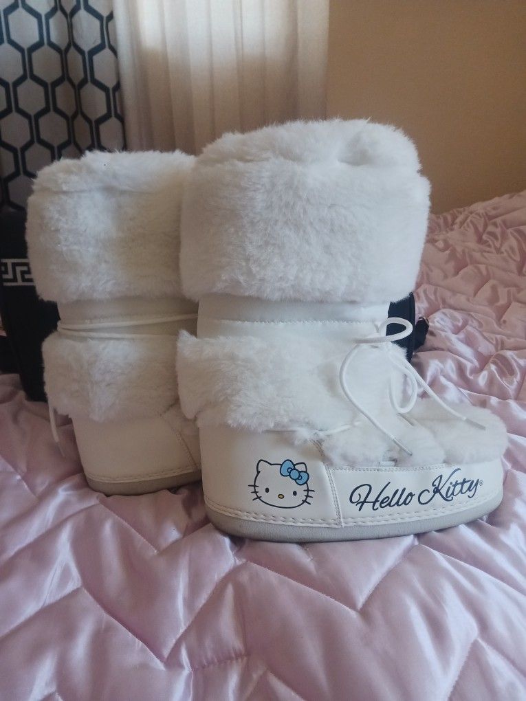 HELLO KITTY BOOTS