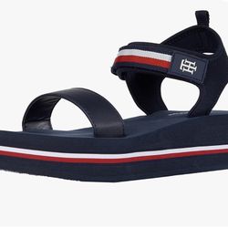 Tommy Hilfiger Avert Marine Style Size 6