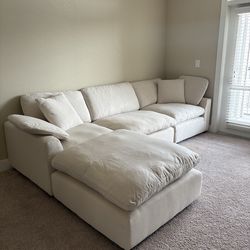 New in Box Cloud Sectional Couch $10DOWN