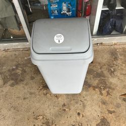 Trash Can 
