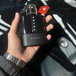 Prada Luna Rosa Black- 100ml Full bottle read description