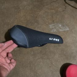 Gt Seat and Red Se Peddles 