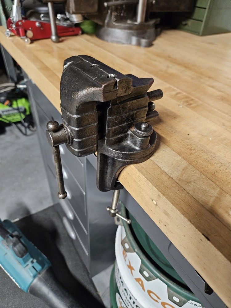 Vintage Small Stanley Handyman Bench Vise USA Made