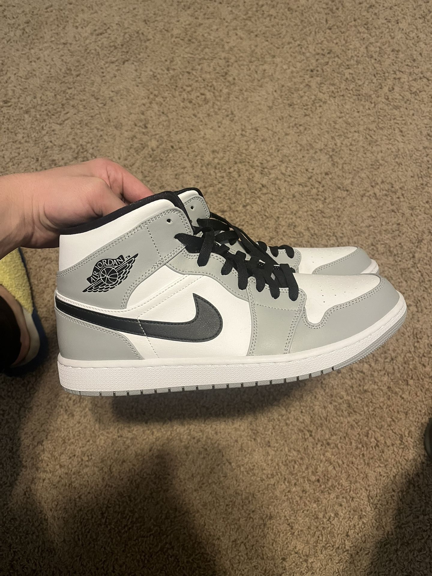 Jordan 1 Smoke Grey Mids 
