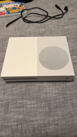 Xbox One S 1TB White with 2 controllers