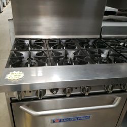 Used Bakers Pride 36"L Range With 6-Burners And Standard Oven Natural Gas 