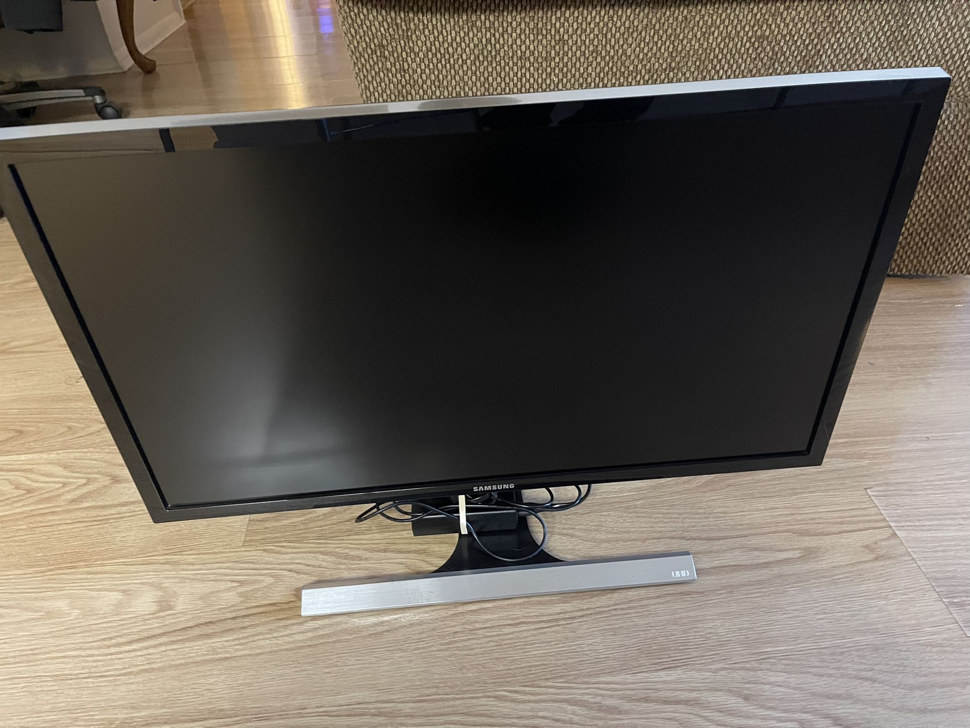 Samsung 4K Screen Model LU28E590D Light Use