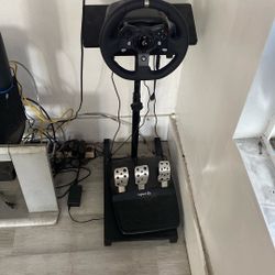 Logitech G920 Steering Wheel & pedals 