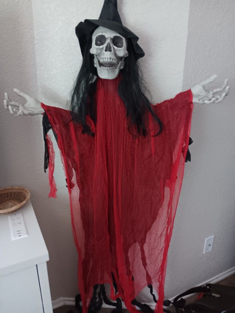 HALLOWEEN FLOATING GHOST NEW 58.00 RETAIL