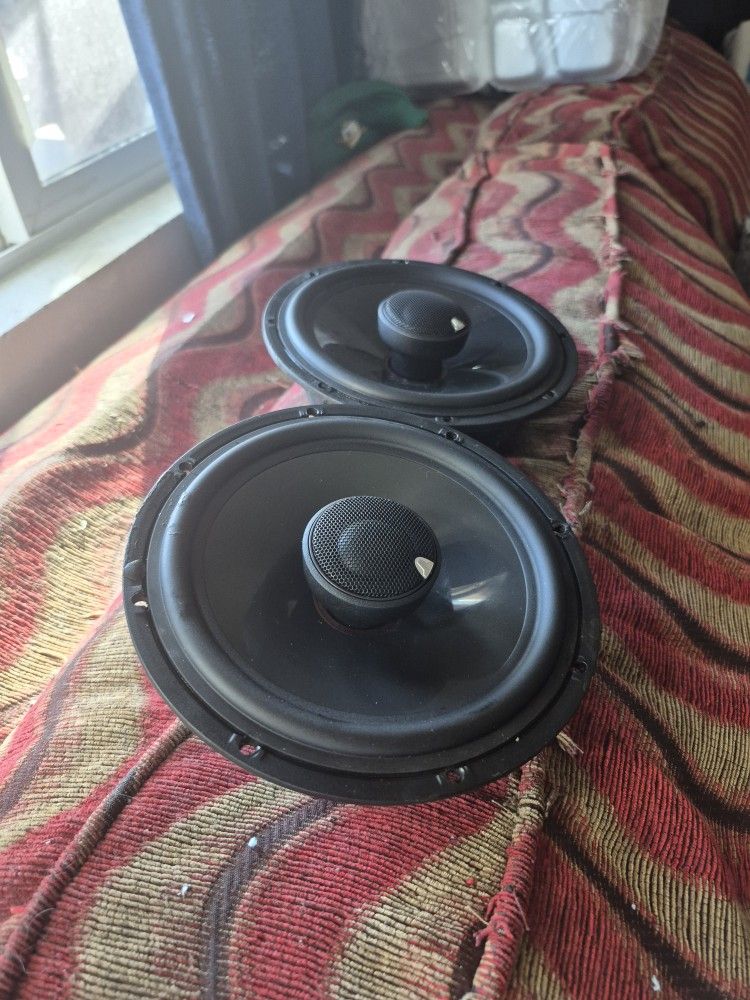 C3,650 Jl Audio 6.5 Like New 220 Today