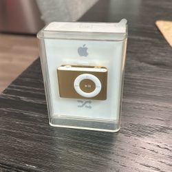 Gold Ipod Shuffle 