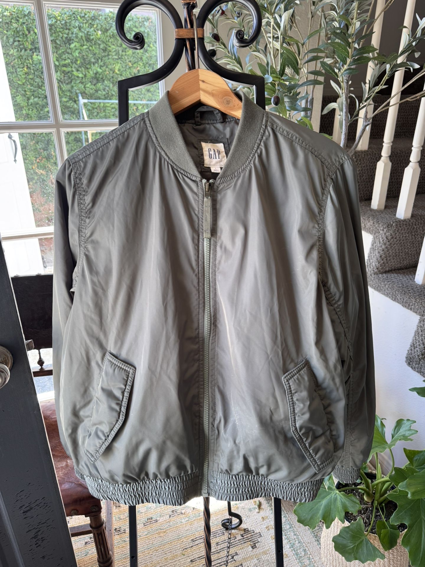 Gap Youth Bomber Jacket Size l