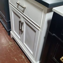 🤩🤩 Bathroom Vanities in Different Styles and Sizes Starting from $100