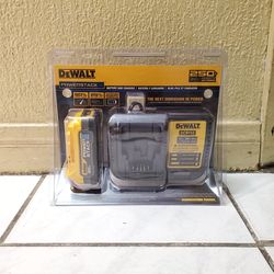 Dewalt Battery Powerstack + Charger 20v