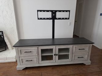 Ashlyn 3-in 1 TV console