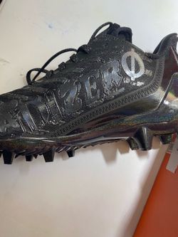 New size 8 soccer cleats w optional Velcro stickers