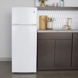Avanti 7.3 Cubic Feet Small Fridge/Freezer (Apt. Size)...Brand New...