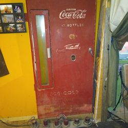 Antique 1940s Coca-Cola Machine Front Cover