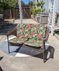 Outdoor Wicker Loveseat / Sofa