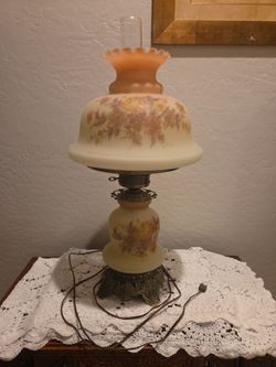 Vintage Quoizel hurricane table lamp