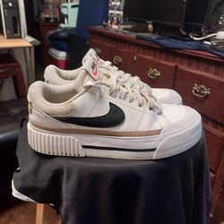 Used   NIKE   Court   Legacy   Lift 
