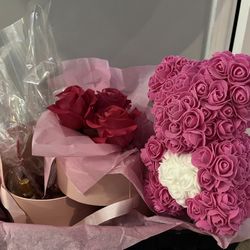 Fresh Roses, Gift basket- Celebrating love, Birthdays,Anniversary’s,Mothers Day, Daughters  Day,Date Night surprises, Any occasion Gift Basket 💕💕💕