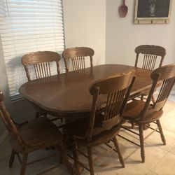 Oak Dining Table W/leaf And 6 Chairs