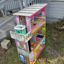 Wood Doll House 