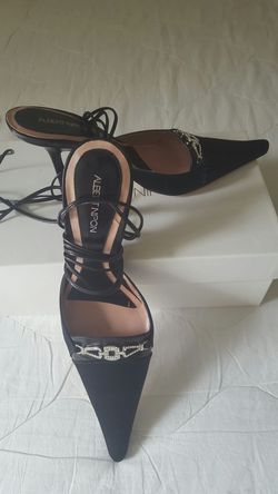 Designer black heel Sz 8
