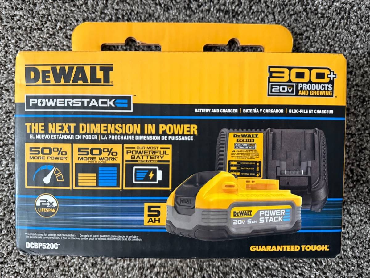 New DEWALT XR POWERSTACK 20V 5Ah 1 -Pack Lithium-ion 5 Ah Battery