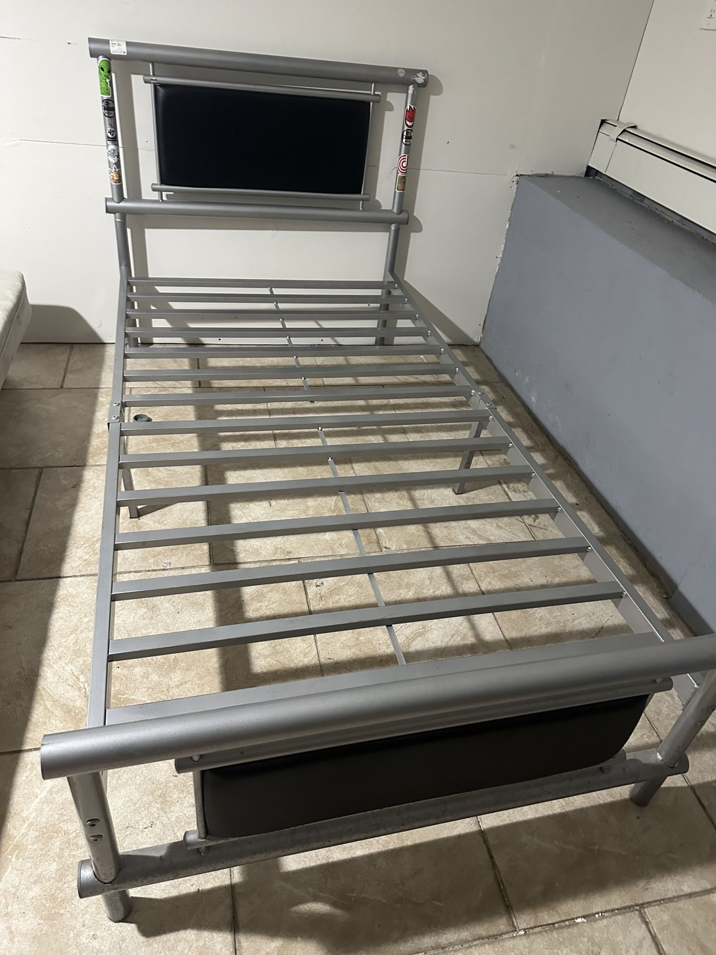 twin Bed