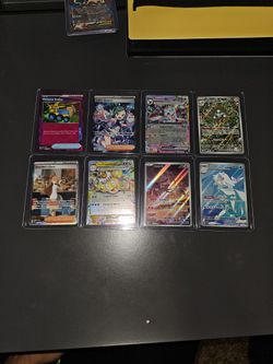8 Pokémon Cards 