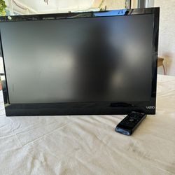 Vizio  24 Inch TV For Sale