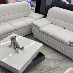 Sofá Y Loveseat. Ask For Price 