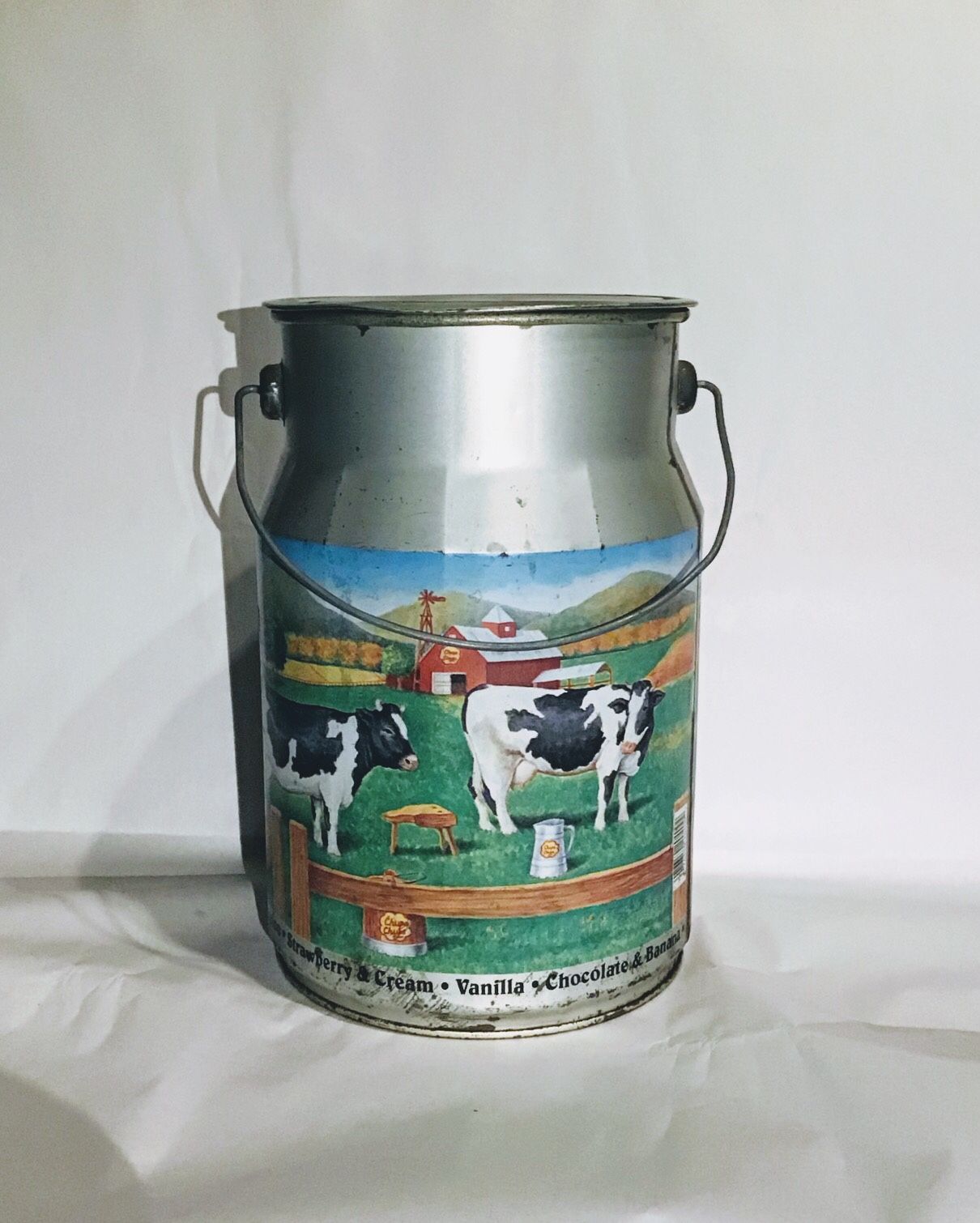 Vintage Chupa Chups 4th EditionCollectable Tin Metal Handle Dairy Cow Farm Scene