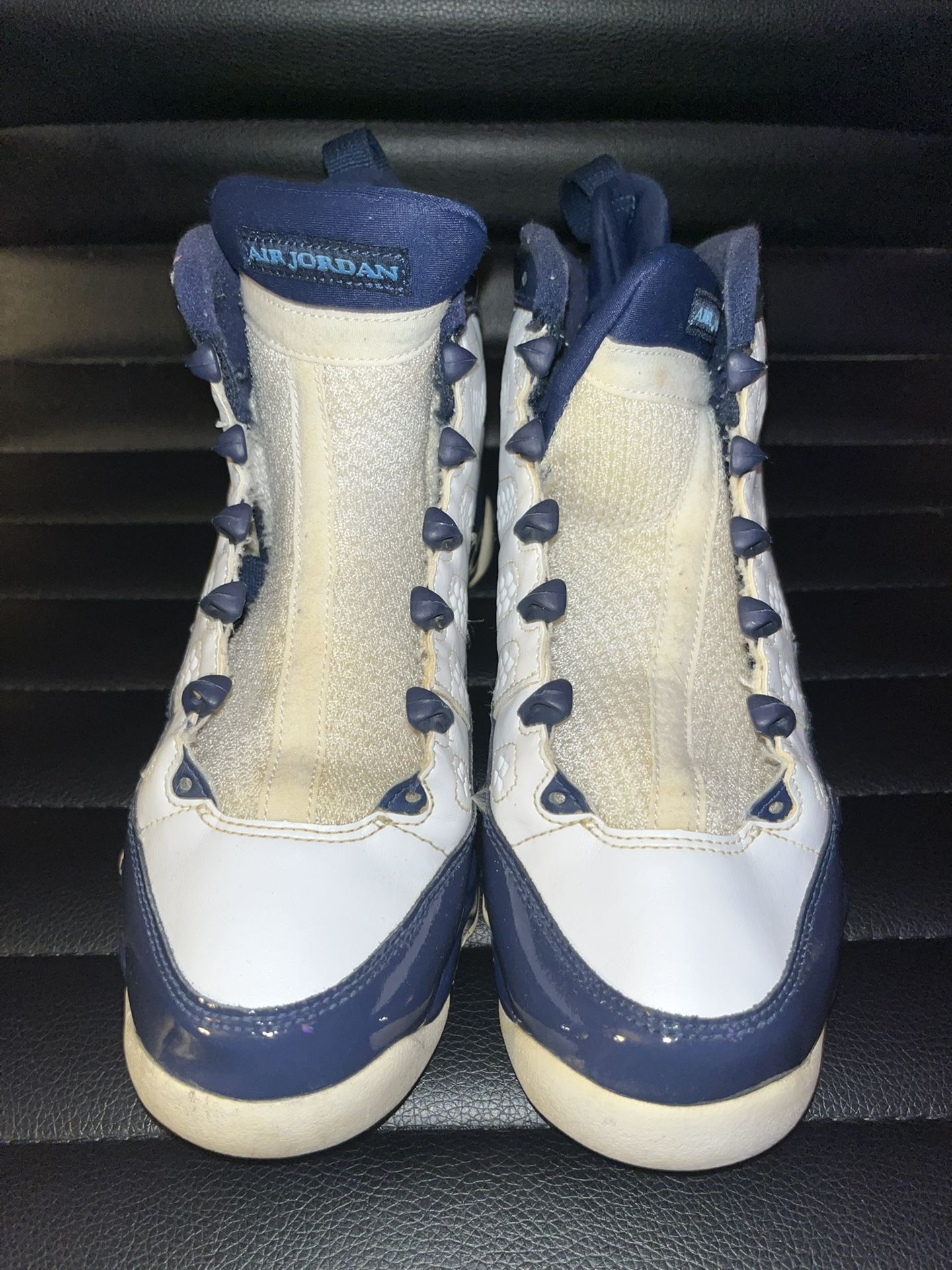 Boys Sz 7y Jordans