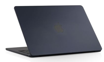 MacBook Air 13-inch M3 2024 with only 52 battery cycles