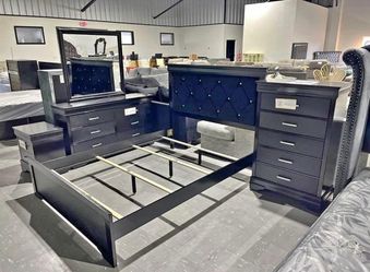 Black Velvet Diamond 5 PC. Queen Size Bedroom Set. Brand New. MATTRESS SET IS NOT INCLUDED