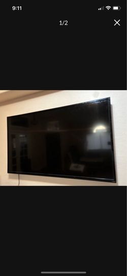 Vizio 65" Class 4K Smart TV – Great Picture & Condition! - $250