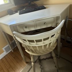 Ethan Allen Girl’s Corner Writing Desk & Chair