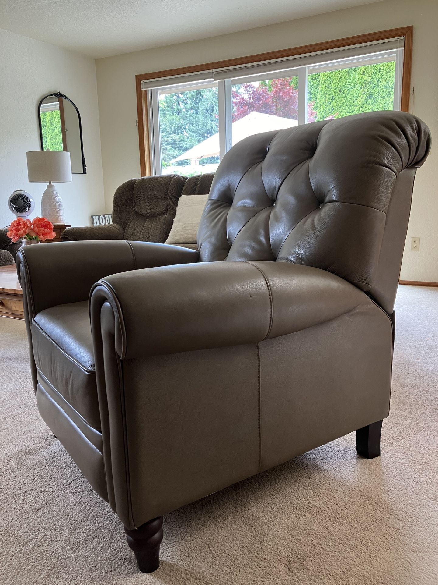 Comfy Leather Recliner – Great Condition