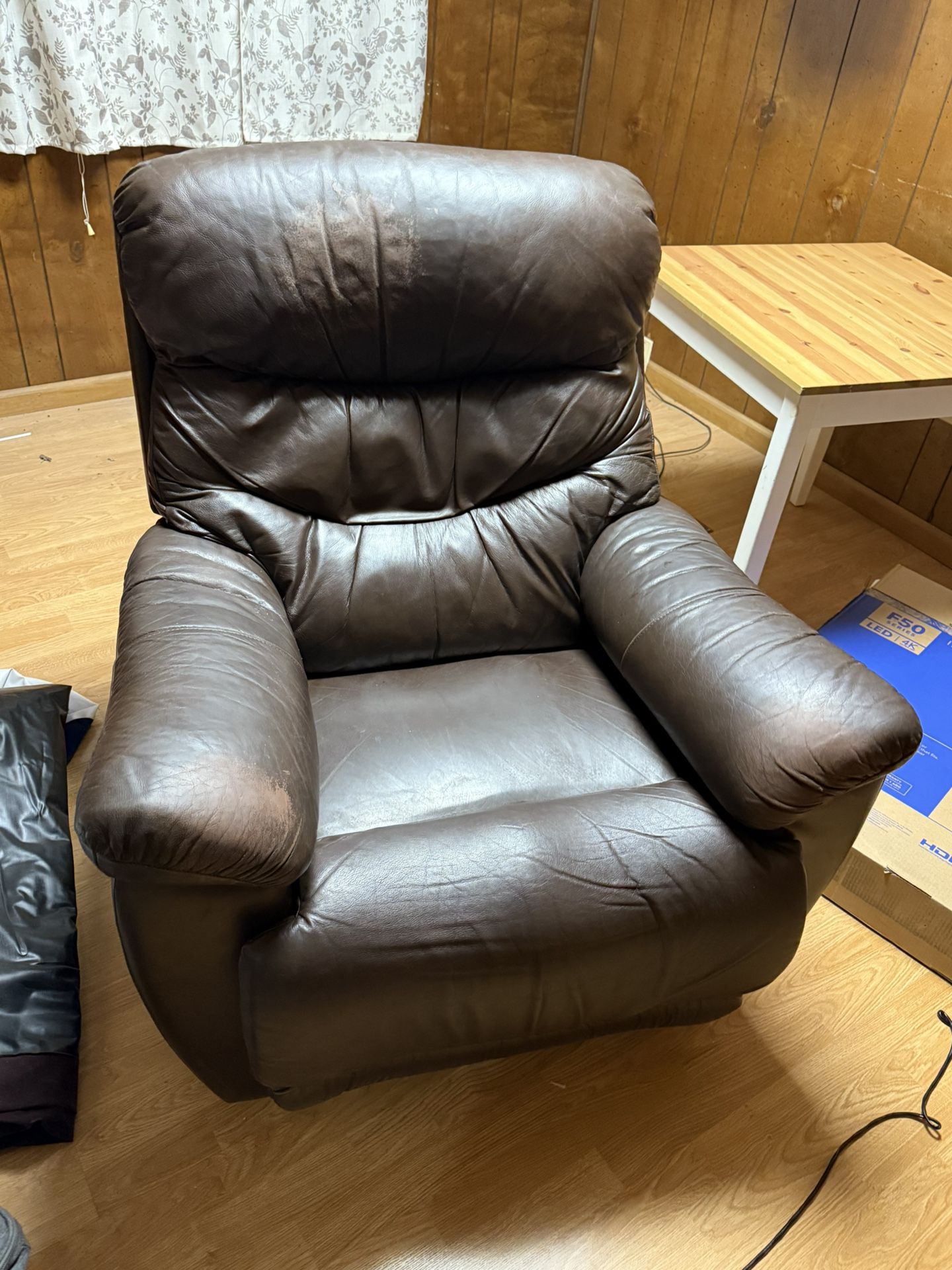 Brown Microfiber Recliner - Great Condition, Clean and Comfy