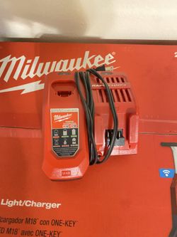 Milwaukee M12 & M18 Charger