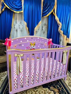 Minnie mouse convertible crib