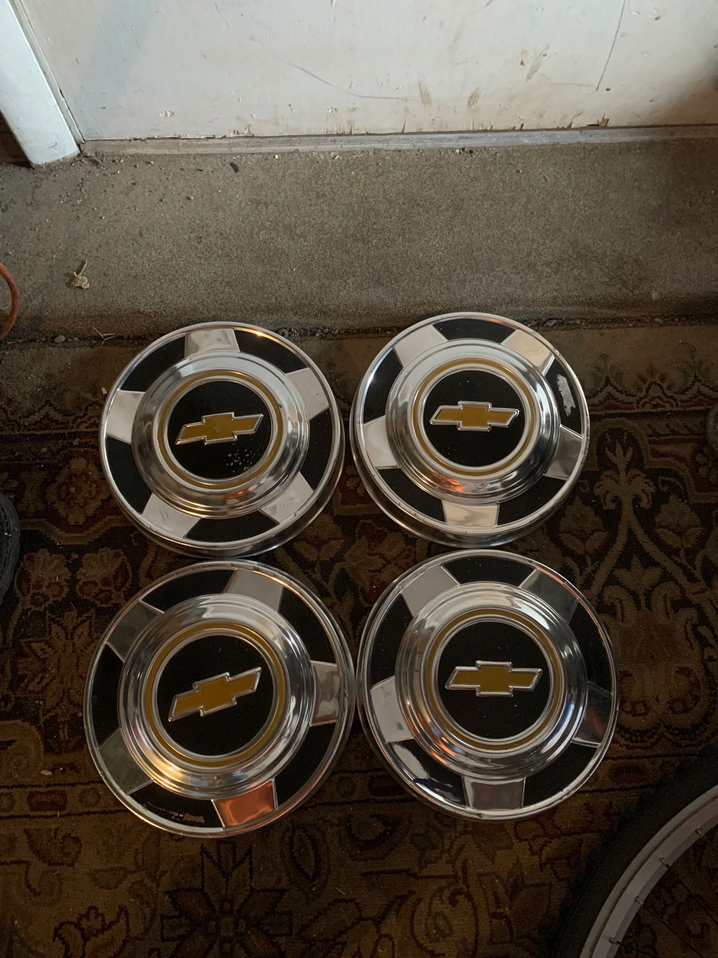 Classic Chevy rim tops