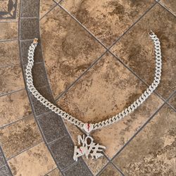 Iced Out Cuban Chain With Pendant