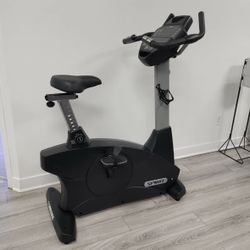 Spirit Fitness CU800 Commercial Cycling Exercise Bike.- Like New!